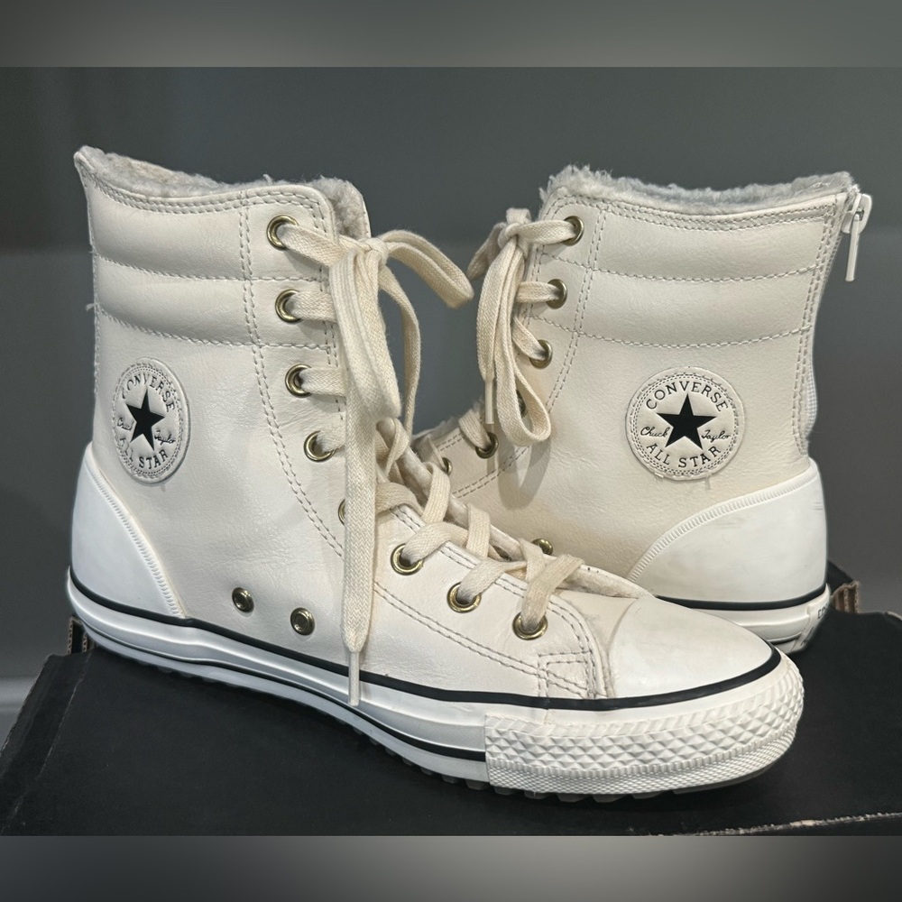 Egret White Converse Leather Fur Hi-Rise Boot X-HI. Size 4Y